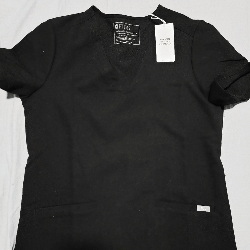 FIGS scrub top brand new with tags